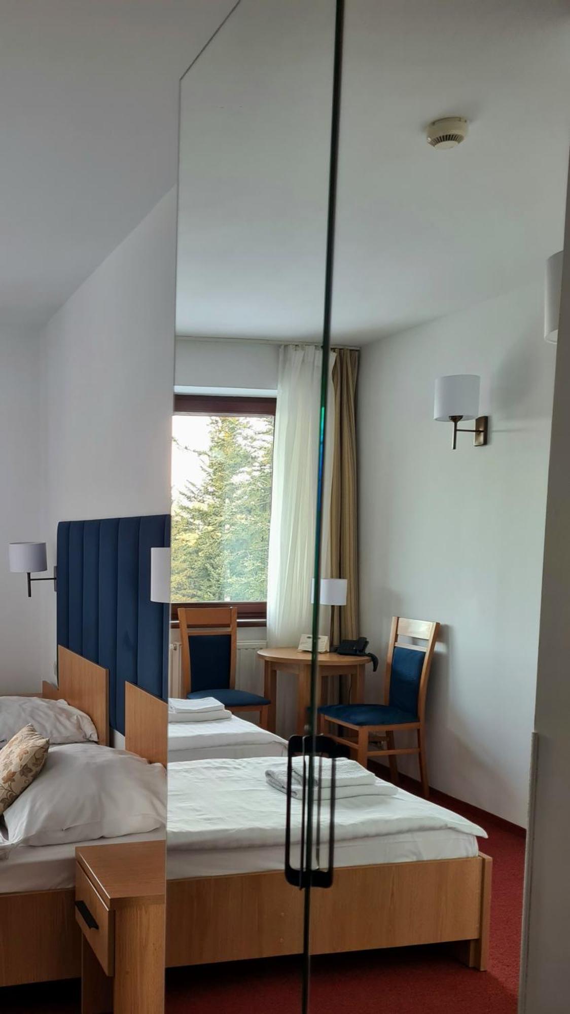 Ski Hotel Piwniczna-Zdroj Kültér fotó